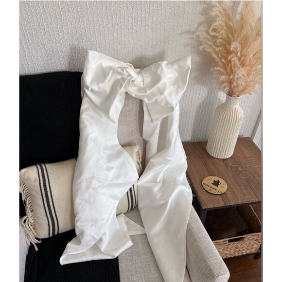 Lulu's Elegant White Wedding Dress - Picture 6 of 13